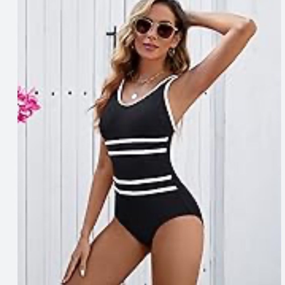 Amazon Black and White Women's One Piece Swimsuit NWOT Size XL Sporty